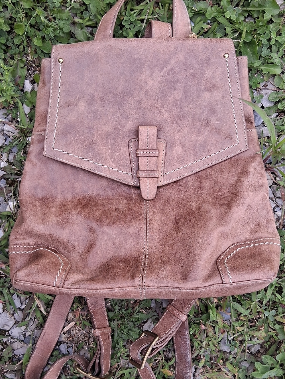 Vintage-Style Tan Leather Backpack Nino Bossi Italy